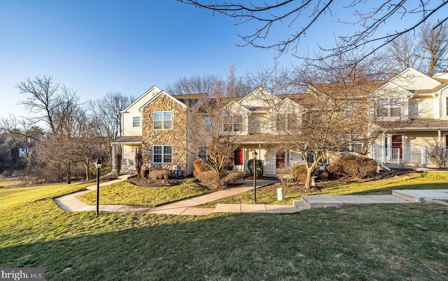 728 Shropshire Dr, West Chester, PA 19382-2238