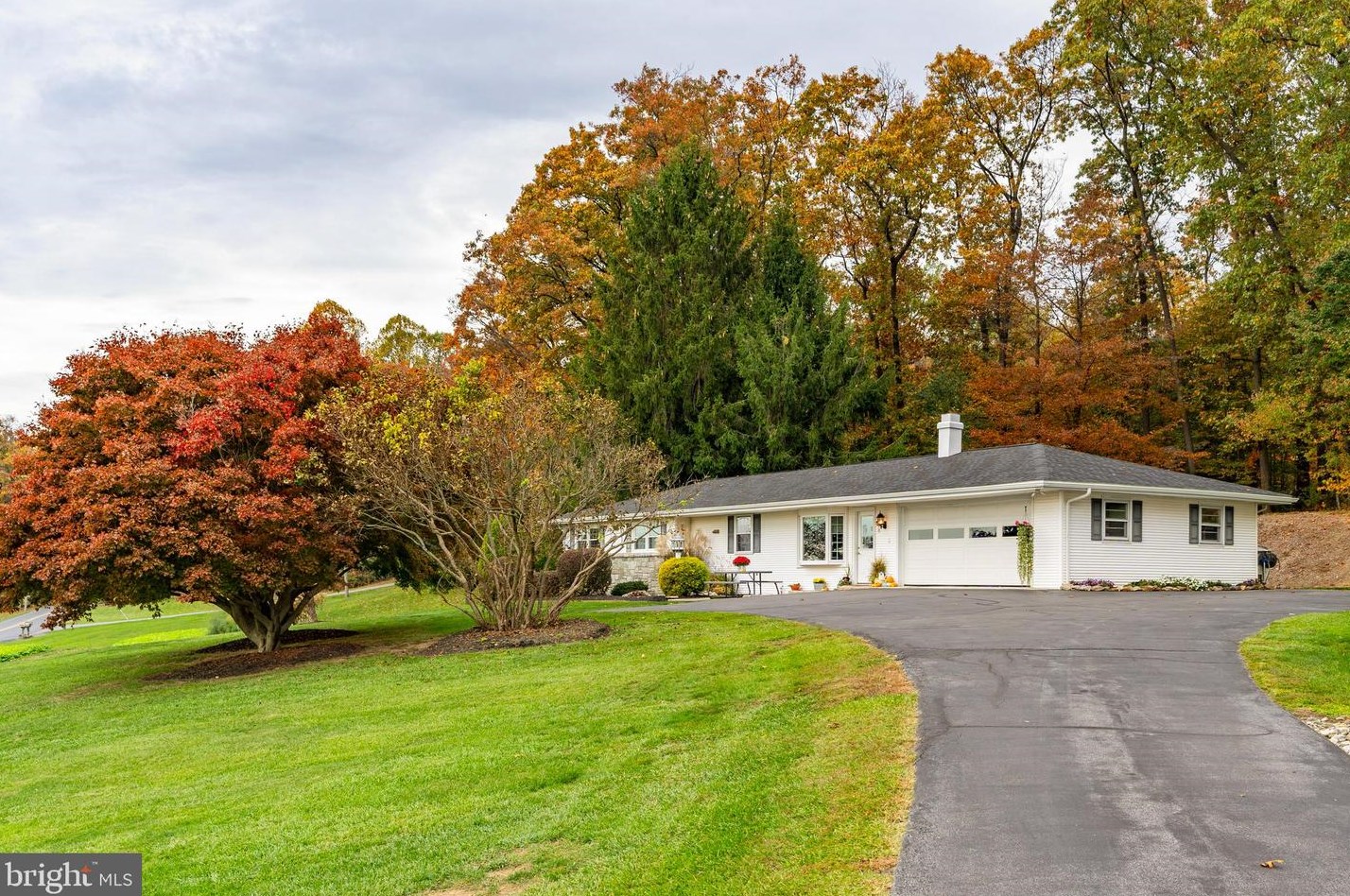 1927 Reservoir Rd, Honey Brook, PA 19344-1325