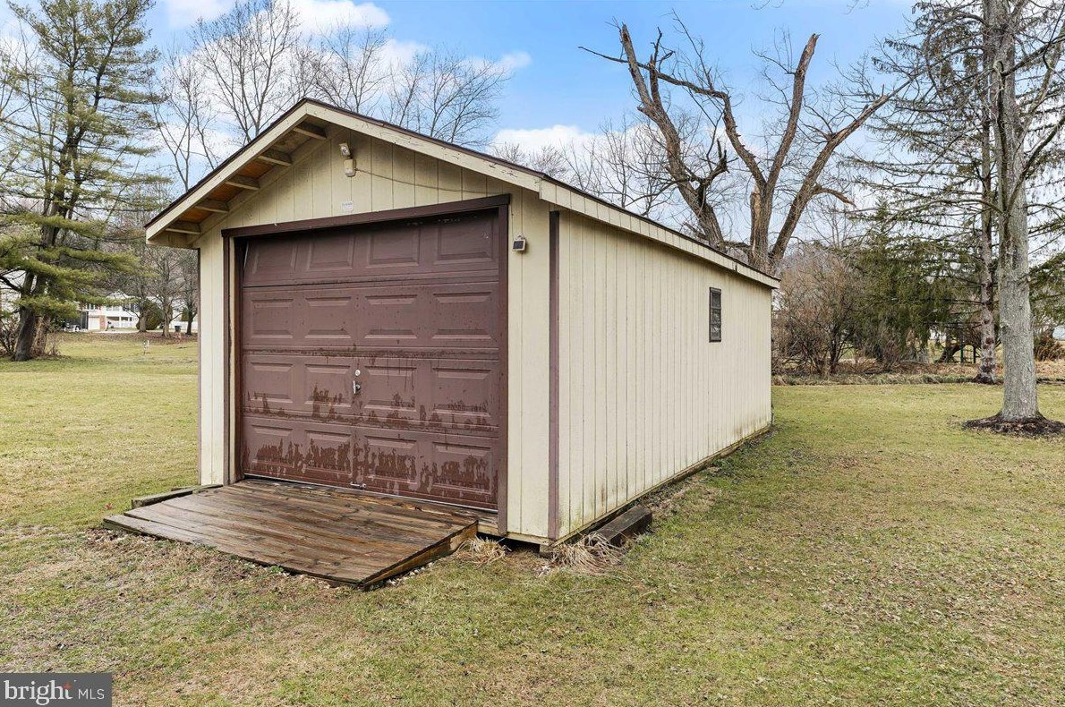 46 Marshall Cir, Downingtown PA  19335-2112 exterior