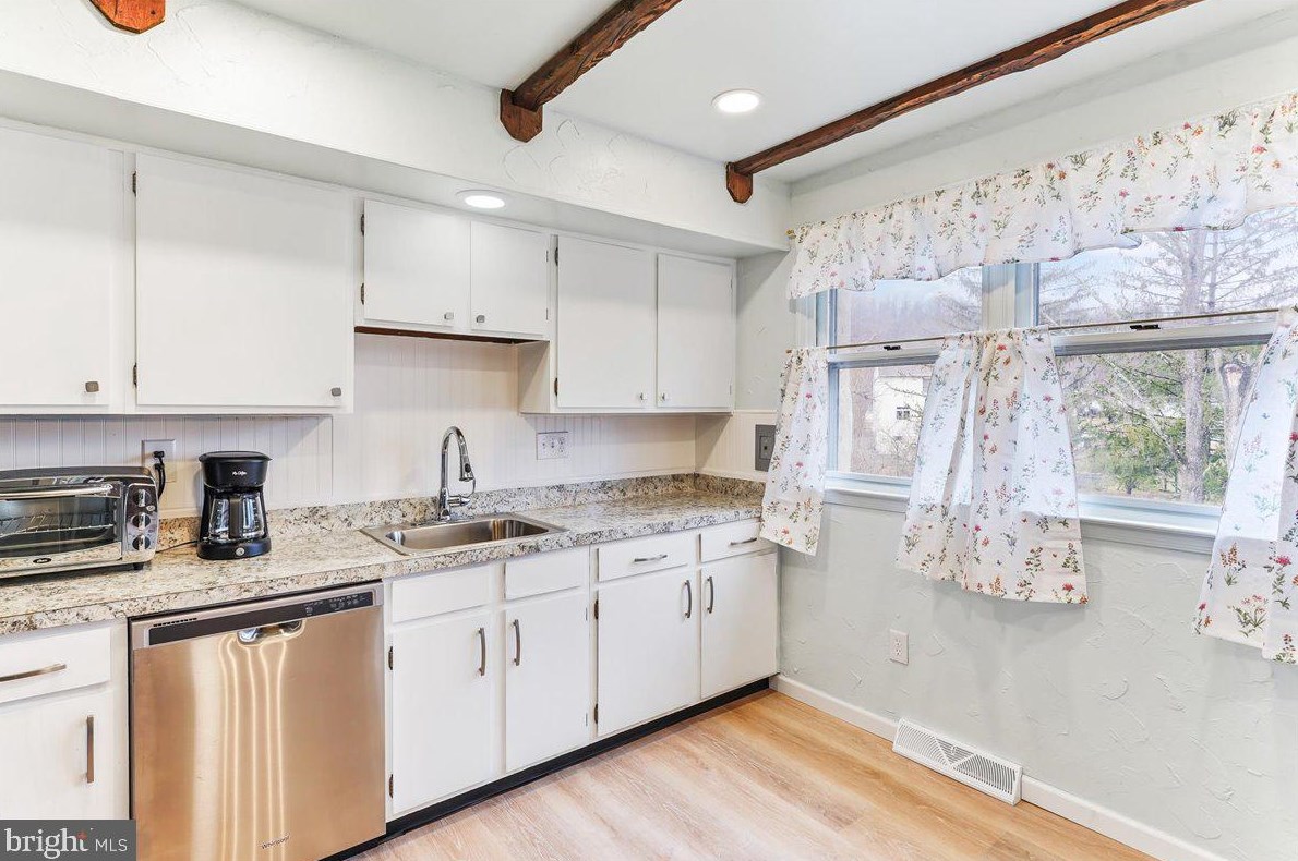 46 Marshall Cir, Downingtown PA  19335-2112 exterior