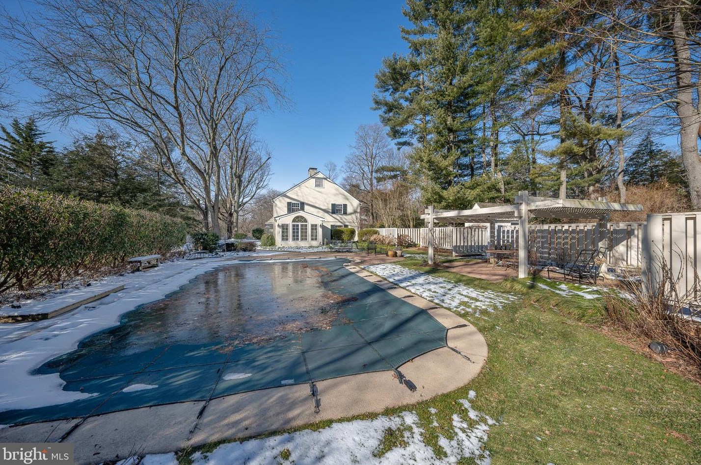 653 Clovelly Ln, Devon PA  19333-1846 exterior