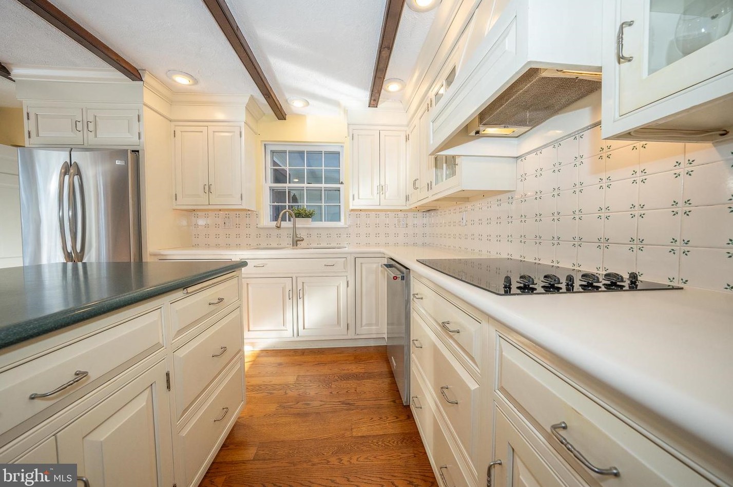 653 Clovelly Ln, Devon PA  19333-1846 exterior