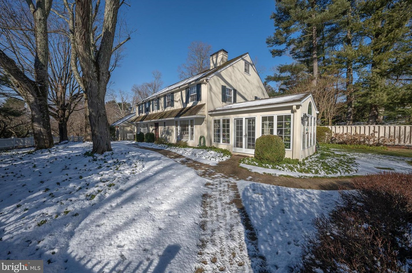 653 Clovelly Ln, Devon PA  19333-1846 exterior