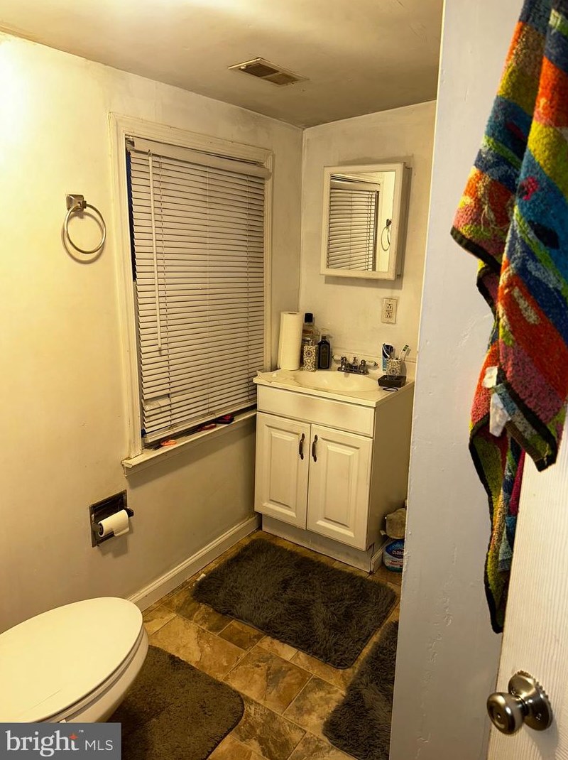 206 Chestnut St, Coatesville PA  19320-3233 exterior