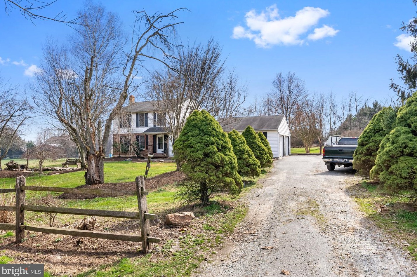2203 State Rd, Oxford, PA 19363-2200