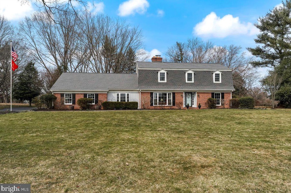 1065 Country Club Rd, West Chester, PA 19382-8060