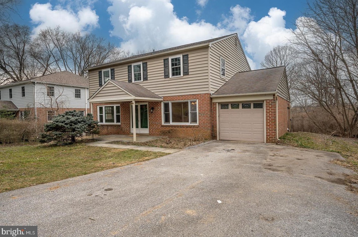 11 Deer Run Ln, Frazer, PA 19355