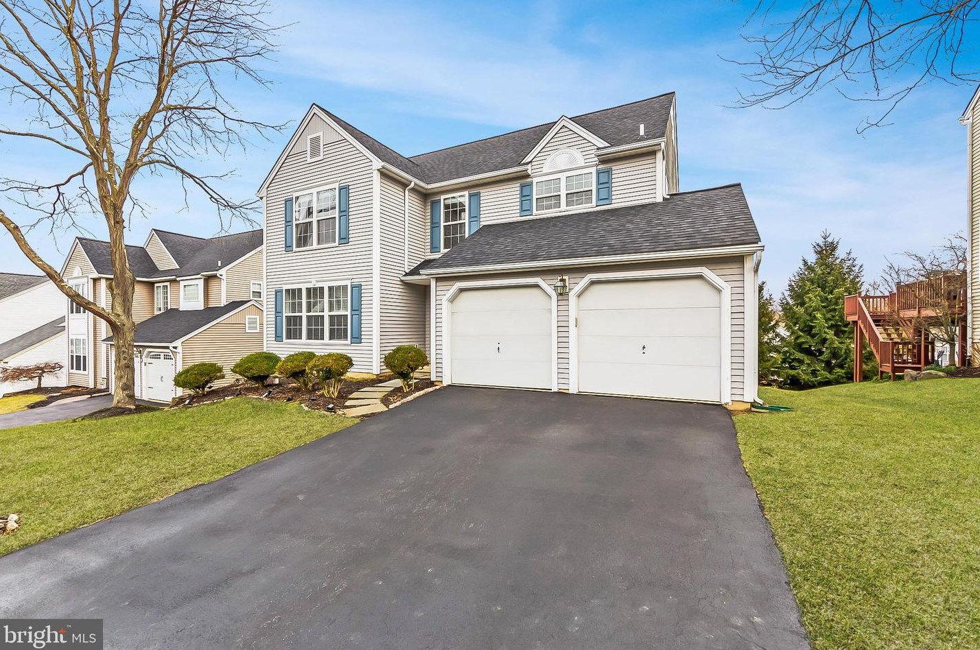 531 Larkins Bridge Dr, Downingtown, PA 19335-4545