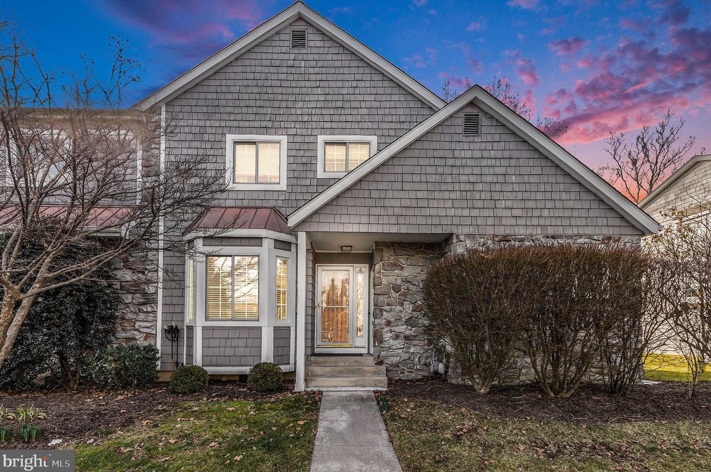 6 Lantern Ln, Wayne, PA 19087-5822