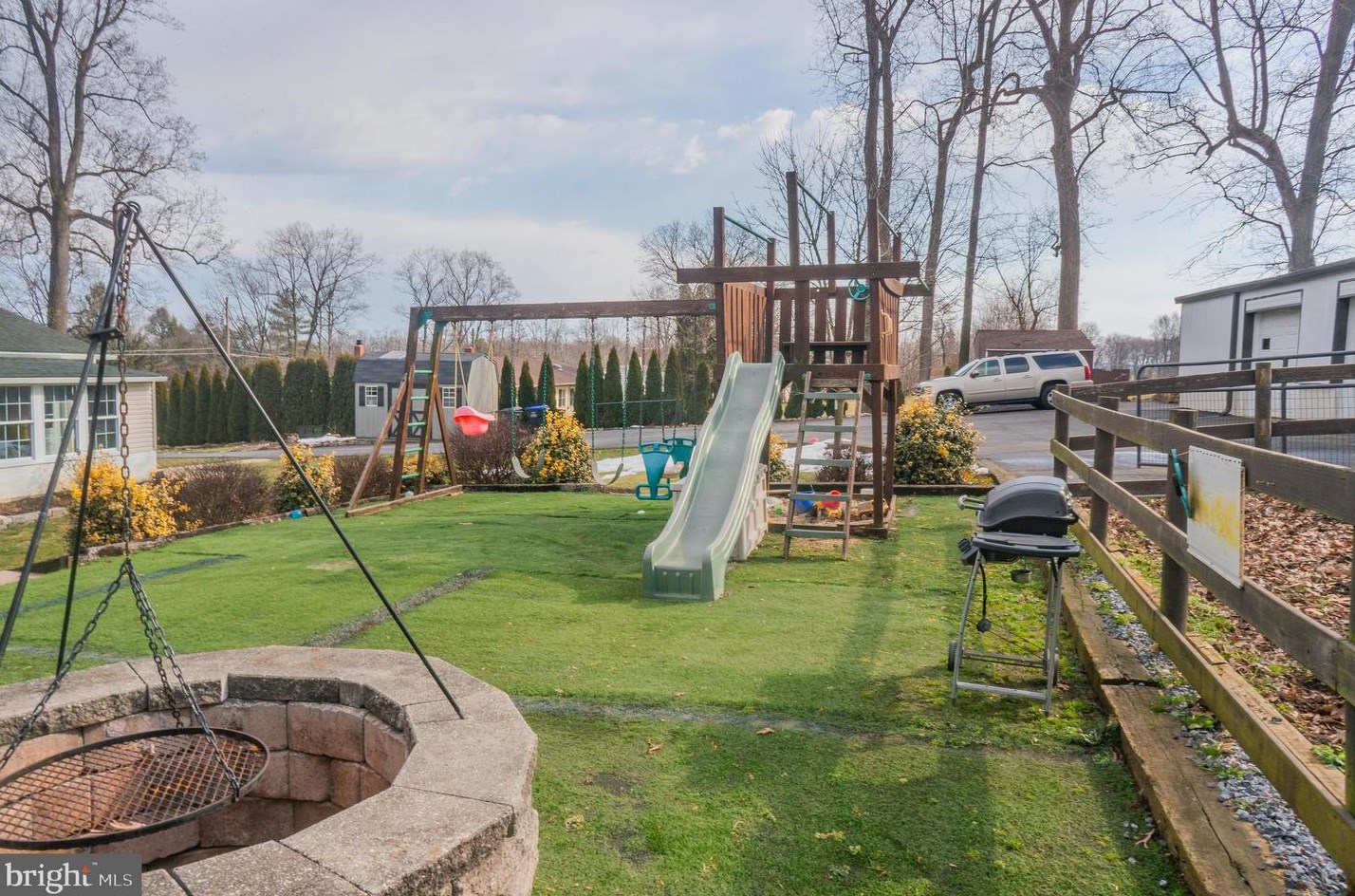 88 Mt Pleasant Rd, Honey Brook, PA 19344
