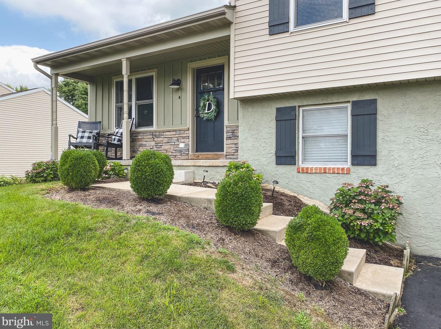 512 Wawassan Dr, Honey Brook, PA 19344-1008