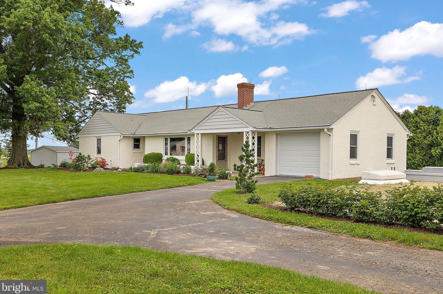 140 Granite Dr, Oxford, PA 19363