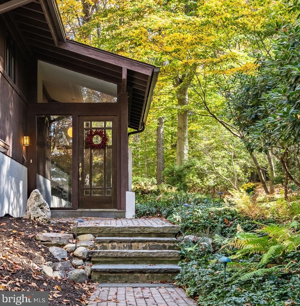 31 Mount Misery Ln, Frazer, PA 19355-8698