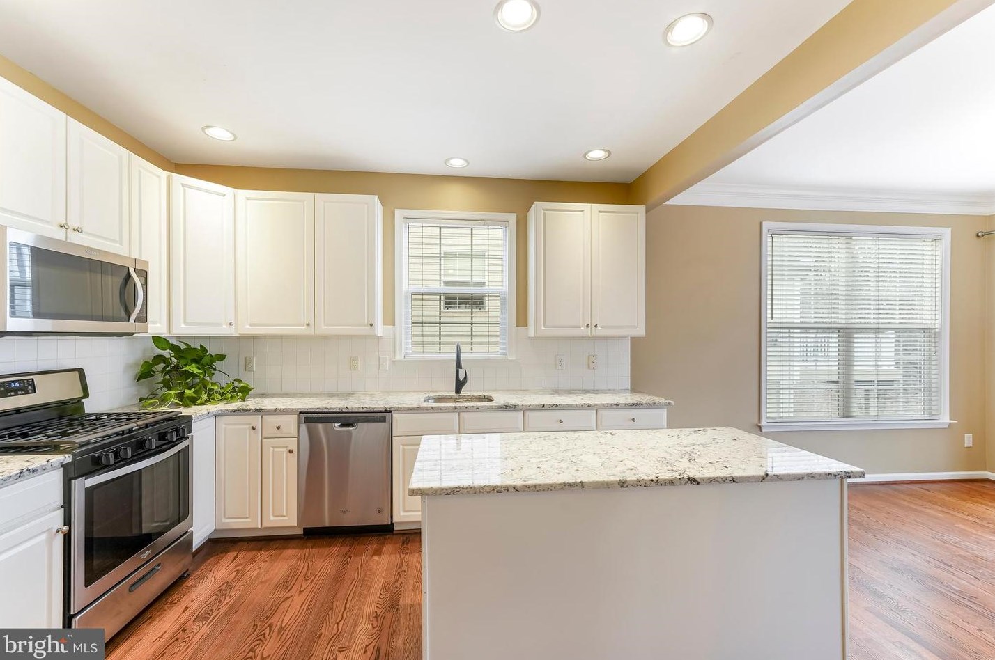 103 Brookline Ct, Avondale PA  19311-1406 exterior