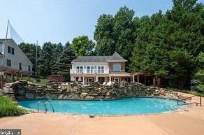 103 Brookline Ct, Avondale PA  19311-1406 exterior