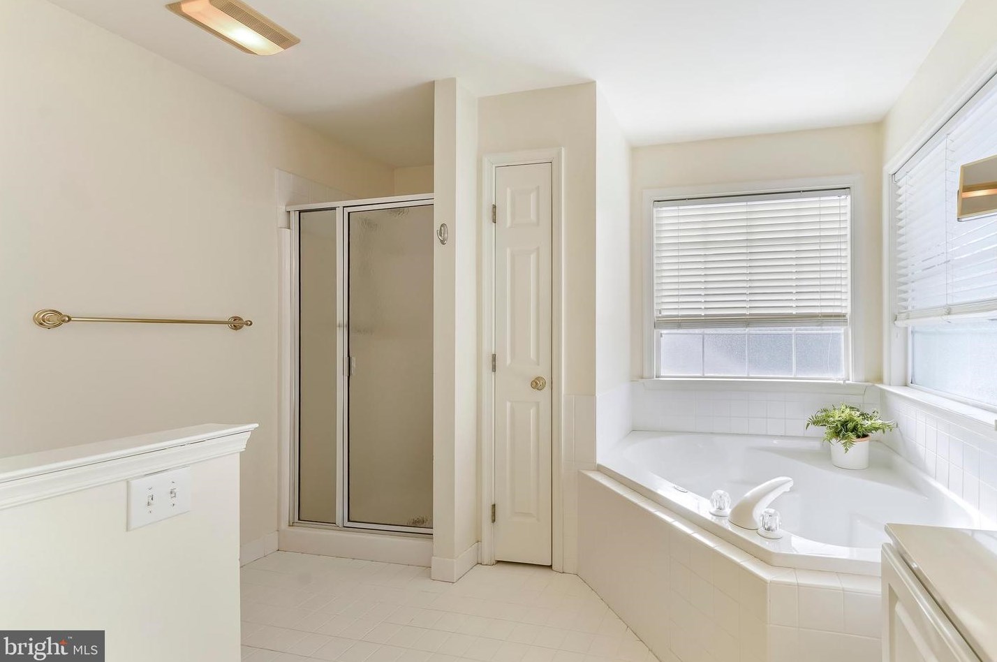 103 Brookline Ct, Avondale PA  19311-1406 exterior
