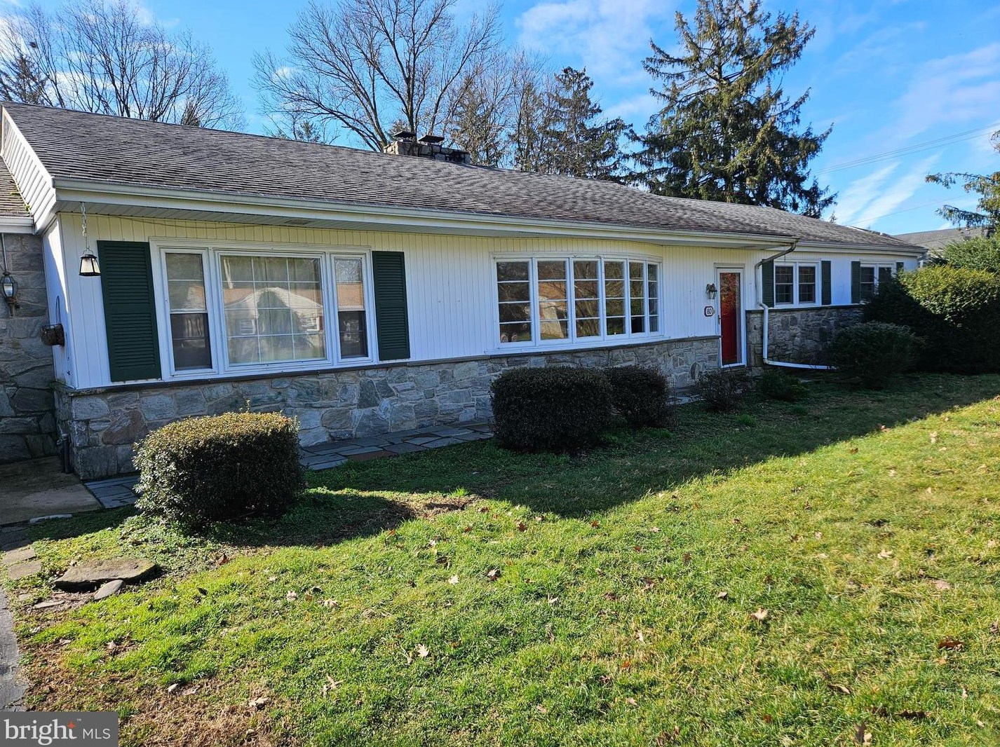 80 Robinson Ave, Romansville, PA 19320-1863