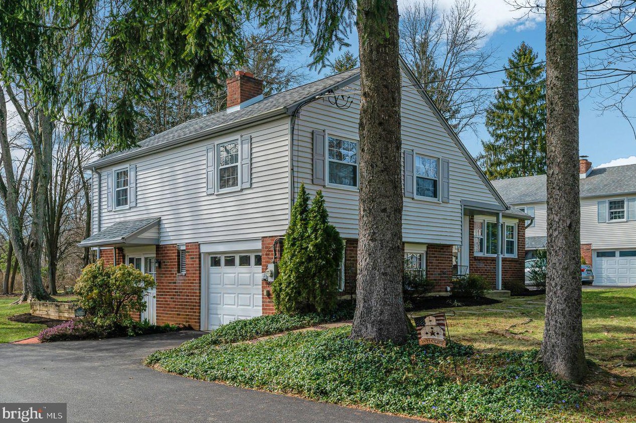 1322 Dunsinane Dr, West Chester, PA 19380-1352