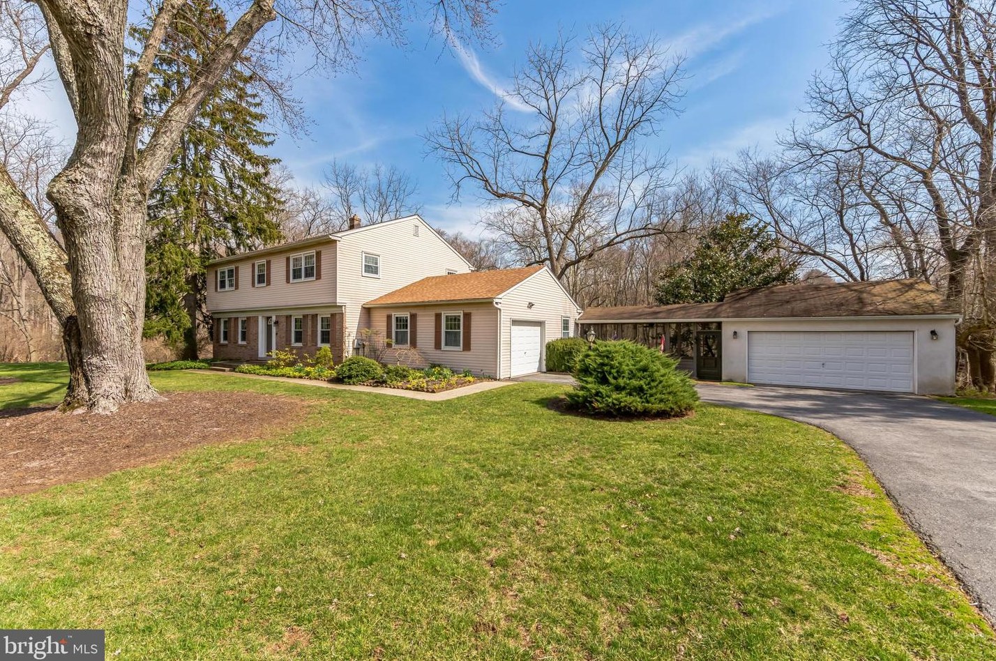 1051 Dunvegan Rd, West Chester, PA 19382-7166