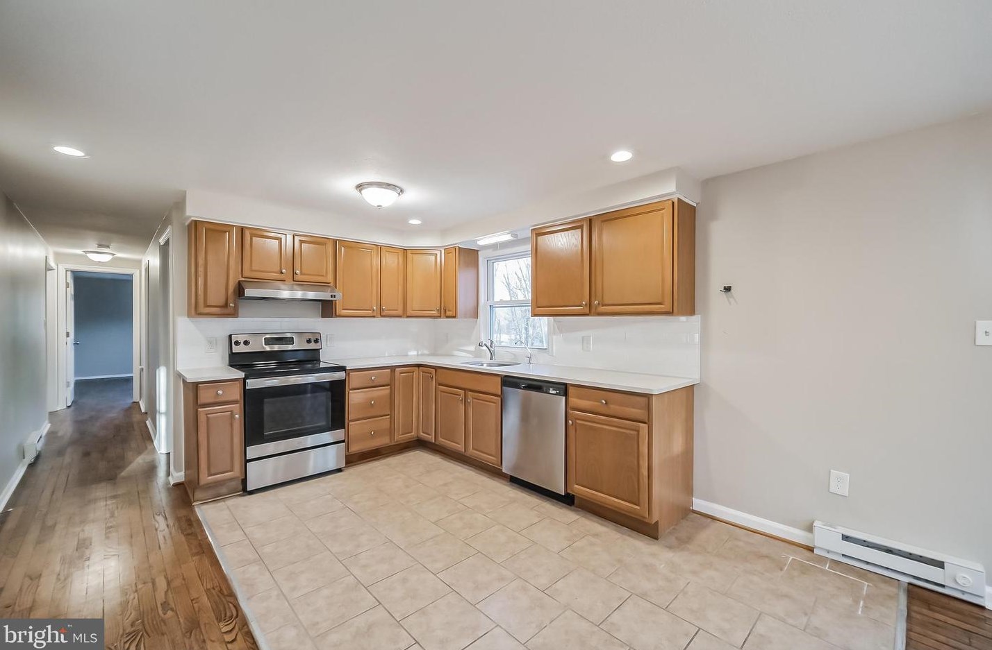 1 Reason Ln, Romansville, PA 19320-1313