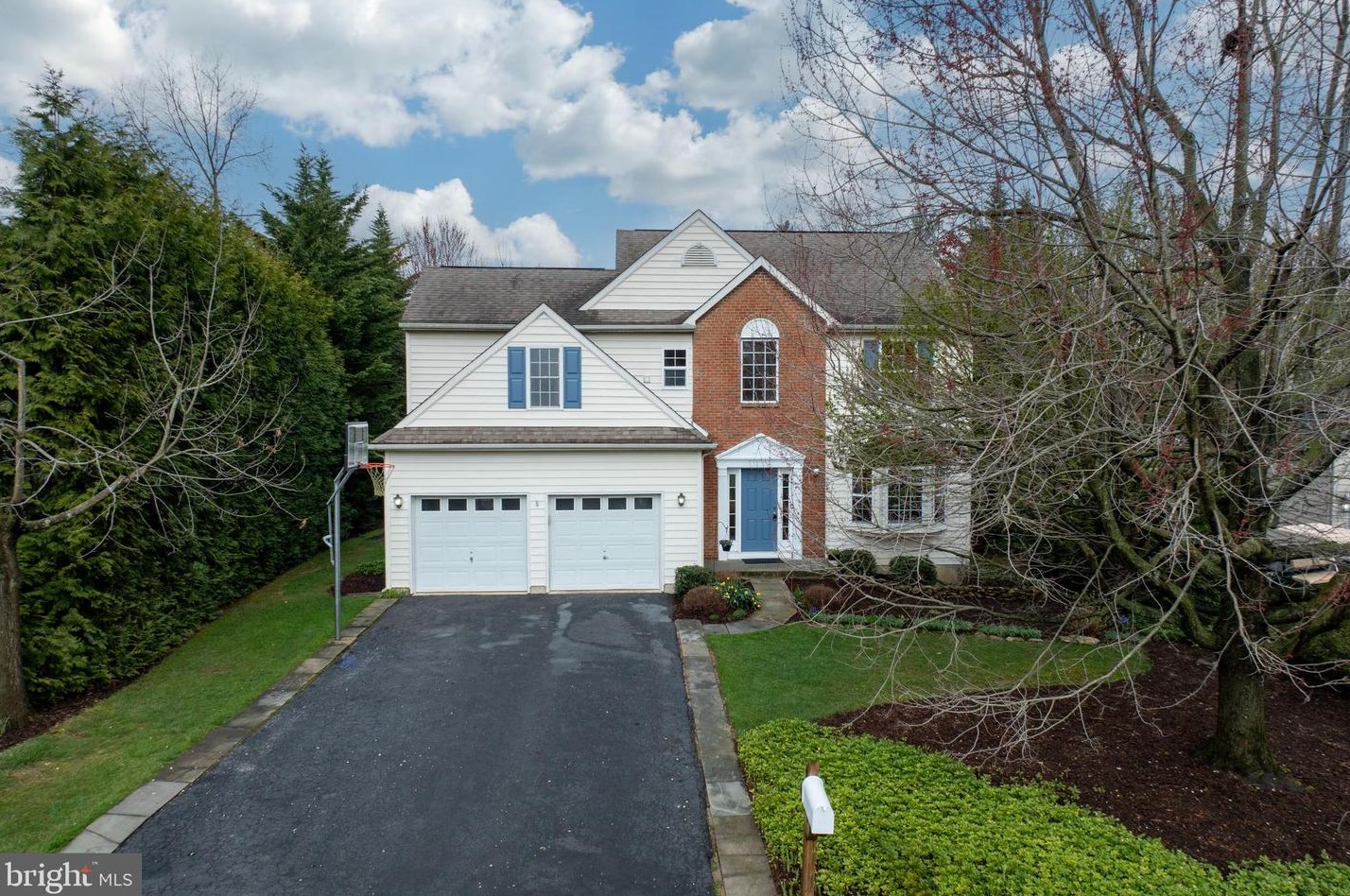 98 Hawthorne Rd, Romansville, PA 19320-1475
