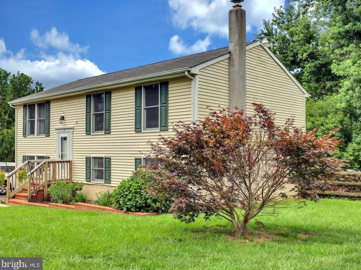 72 Hilltop Rd, Avondale PA  19311-9317 exterior