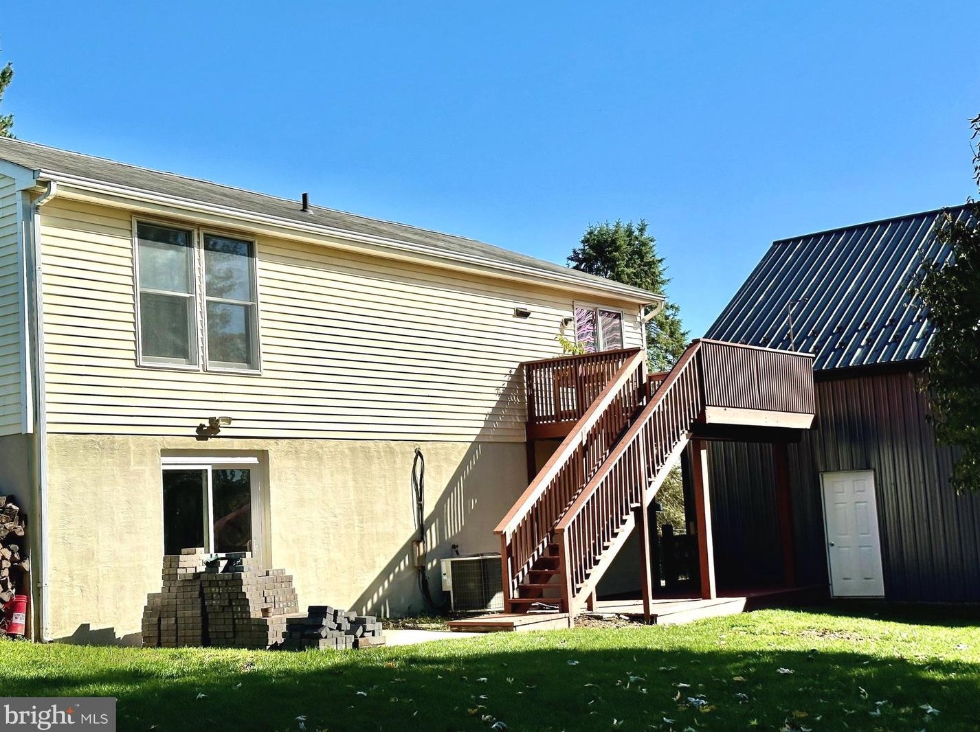 72 Hilltop Rd, Avondale PA  19311-9317 exterior