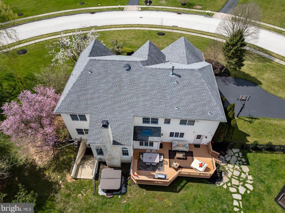 213 Grn Vly Rd, Exton PA 19341-2457 exterior