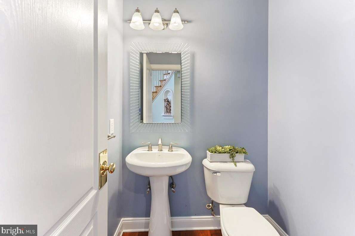 213 Grn Vly Rd, Exton PA 19341-2457 exterior