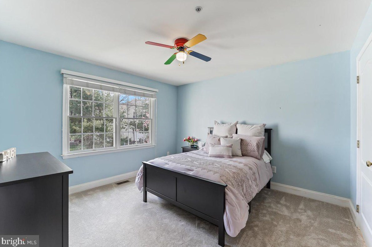 213 Grn Vly Rd, Exton PA 19341-2457 exterior