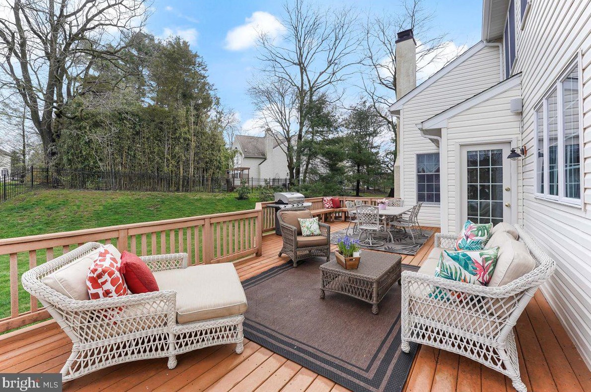 213 Grn Vly Rd, Exton PA 19341-2457 exterior