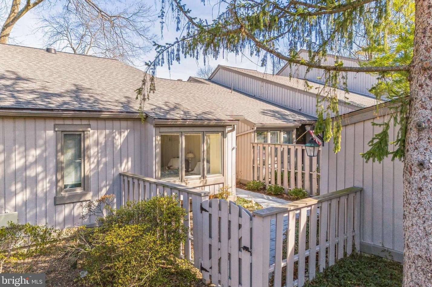 220 Chandler Dr, West Chester, PA 19380-6810