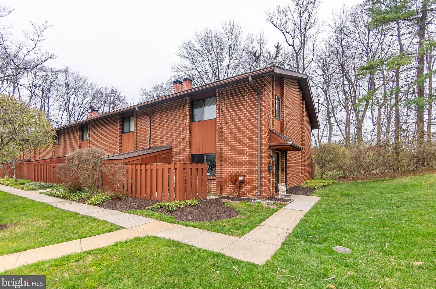 106 Worthington Dr, Exton, PA 19341-1641