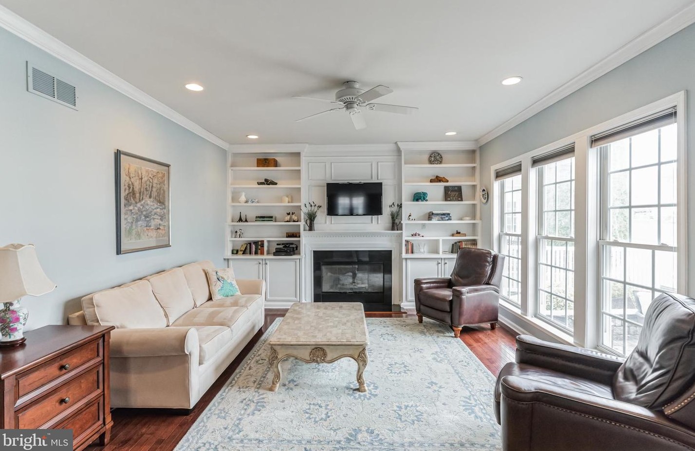 318 Elmhurst Dr, Chester Springs, PA 19425-3805