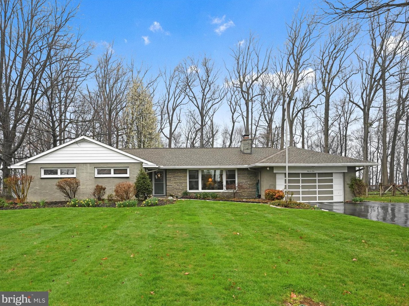 2413 E Kings Hwy, Coatesville, PA 19320