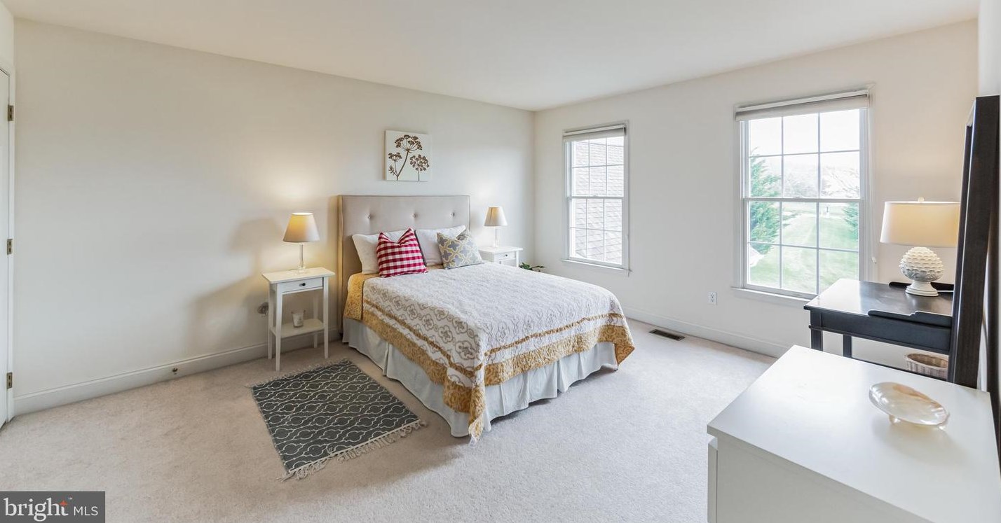 423 Bowen Dr, Exton PA  19341-2366 exterior