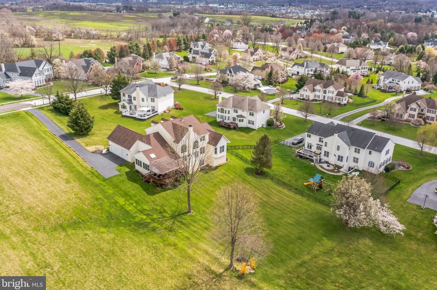 423 Bowen Dr, Exton PA  19341-2366 exterior