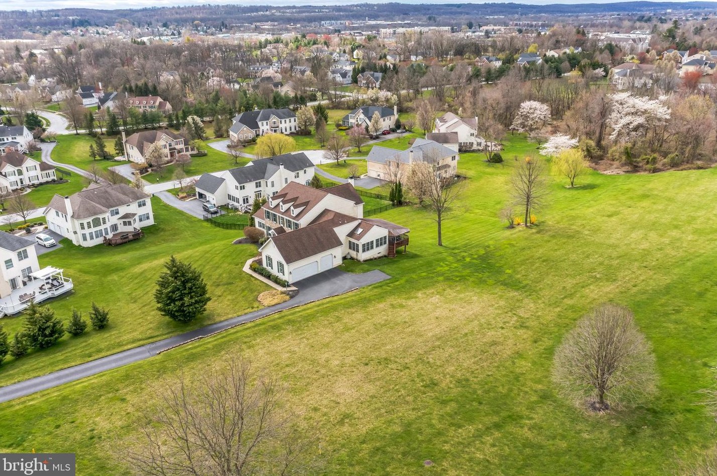 423 Bowen Dr, Exton PA  19341-2366 exterior