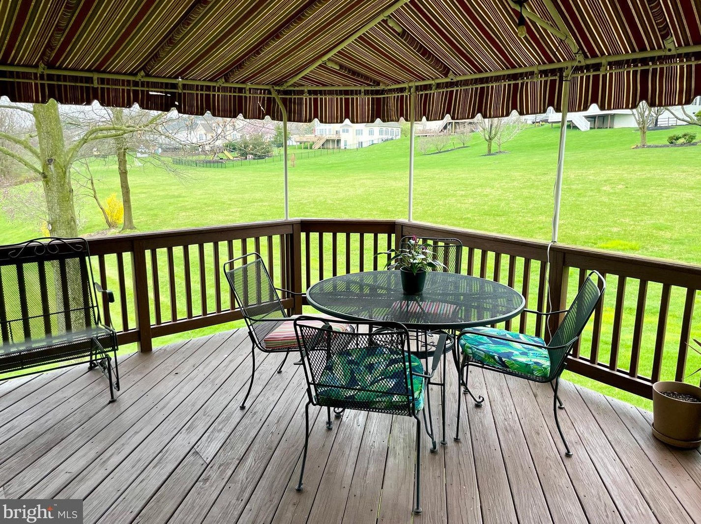 423 Bowen Dr, Exton PA  19341-2366 exterior
