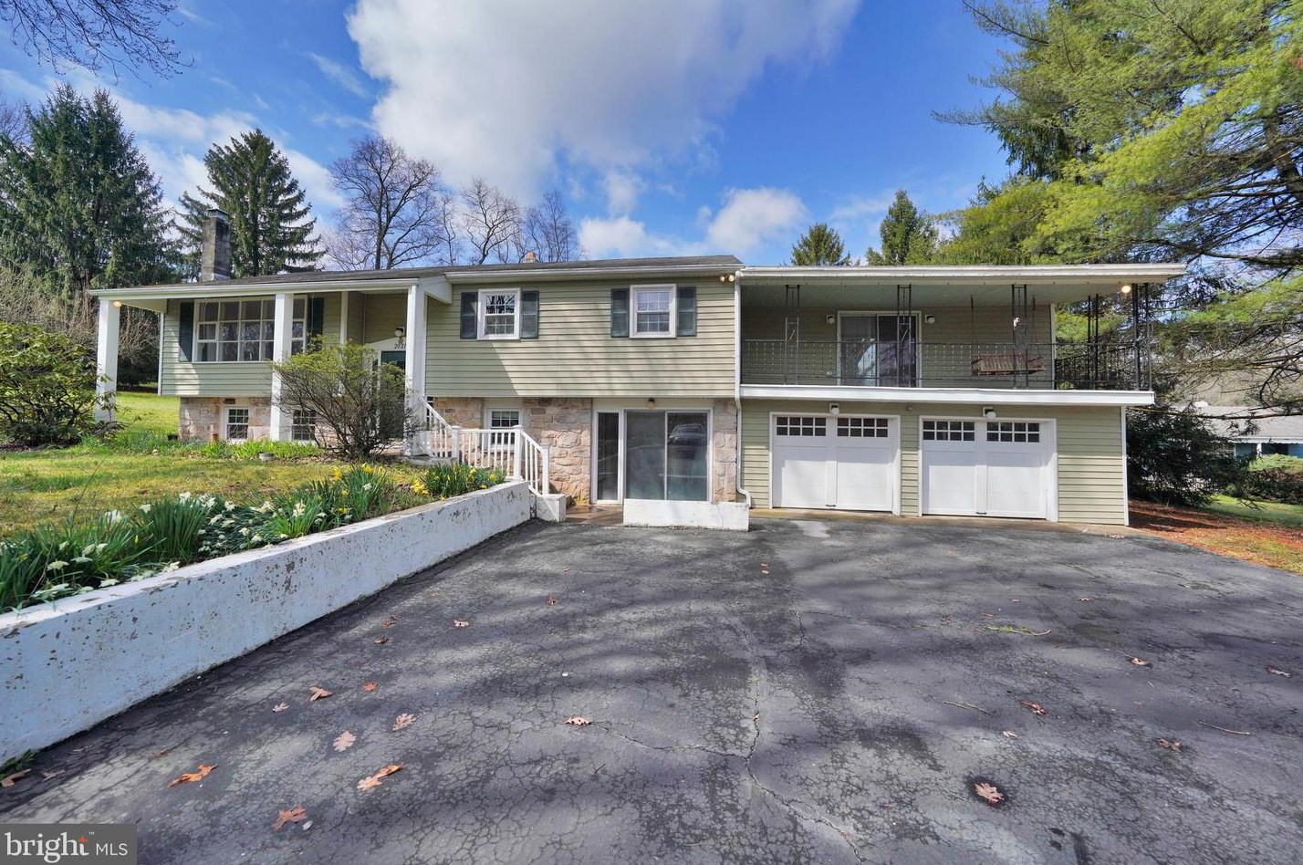 2021 Young Rd, Pottstown, PA 19465
