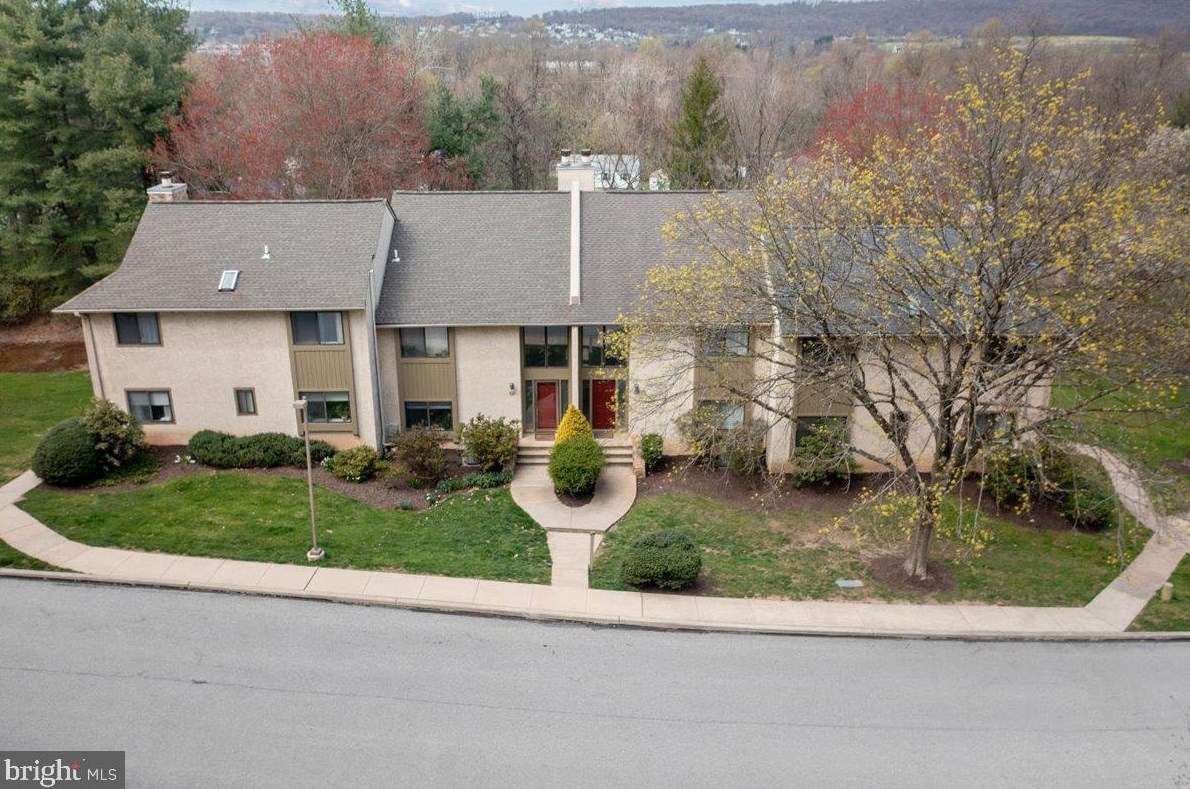 495 Lynetree Dr, West Chester, PA 19380