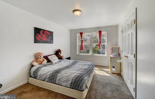 325 Community Ln, Coatesville PA  19320-3746 exterior