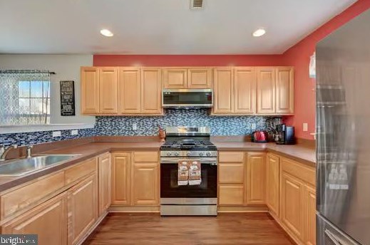 325 Community Ln, Coatesville PA  19320-3746 exterior