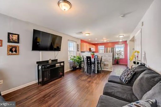 325 Community Ln, Coatesville PA  19320-3746 exterior