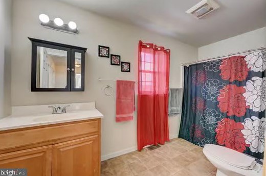 325 Community Ln, Coatesville PA  19320-3746 exterior