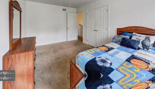 325 Community Ln, Coatesville PA  19320-3746 exterior