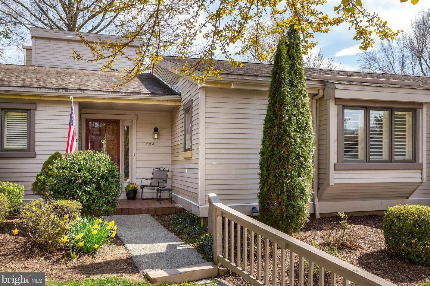 724 Inverness Dr, West Chester, PA 19380