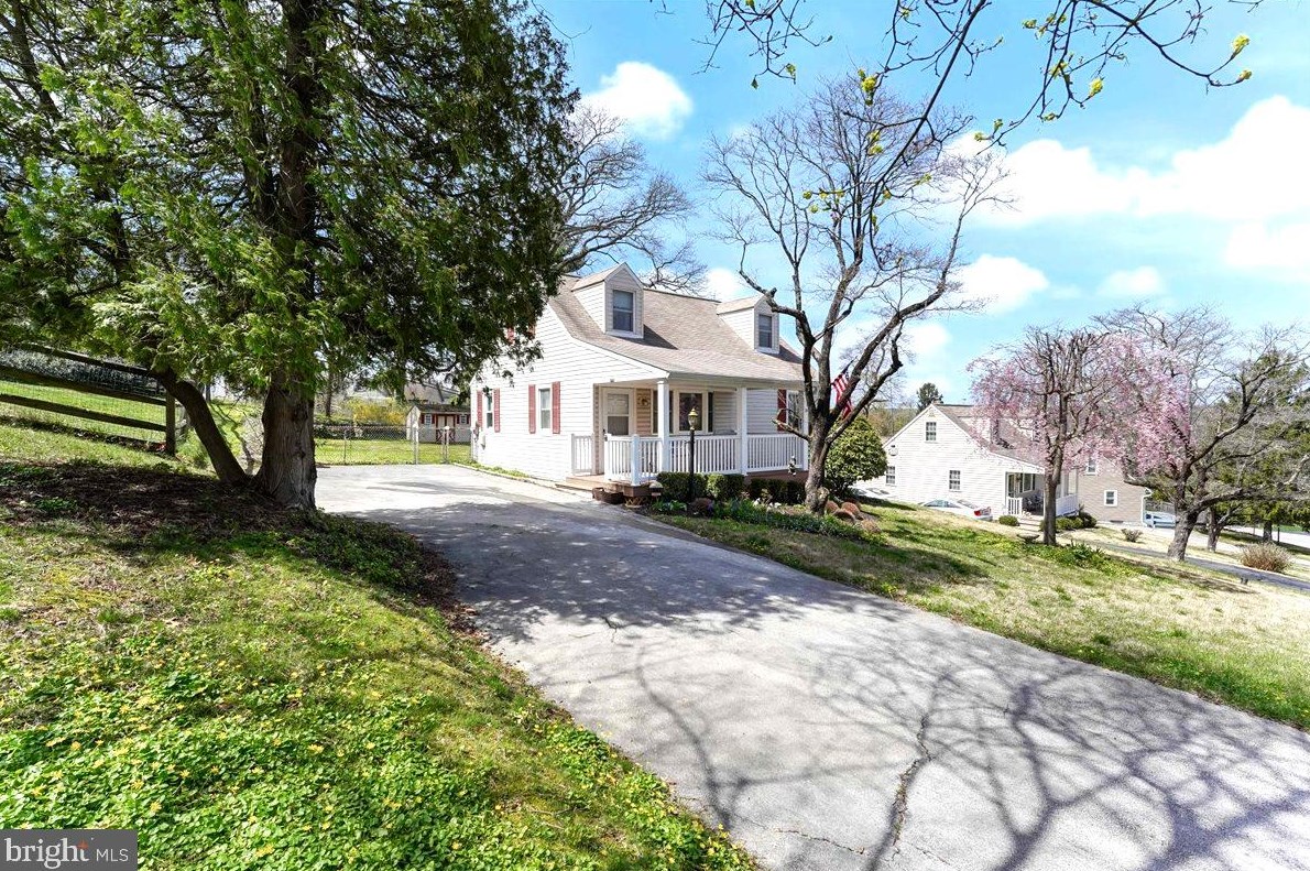 4 Longview Rd, Frazer, PA 19355-2109