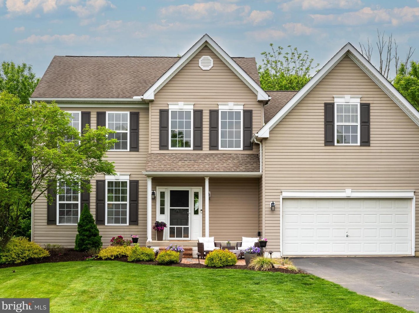 268 Hidden Creek Dr, Downingtown, PA 19335-4226
