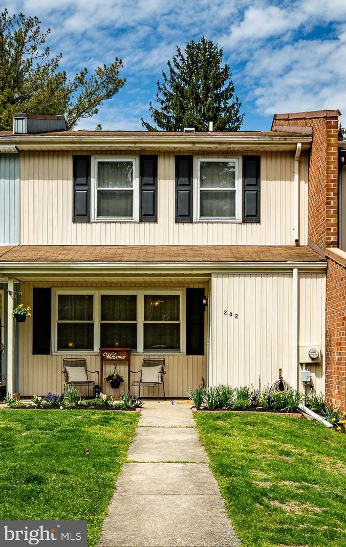 202 Westbury Ct, Downingtown, PA 19335